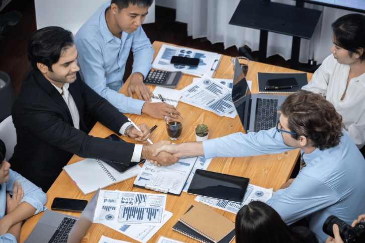 The Benefits of Partnering with a Midsize  